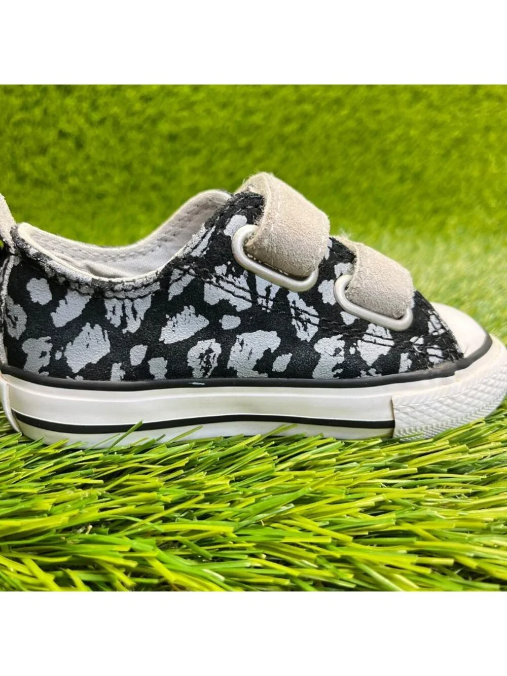 Converse Chuck Taylor All Star 2V Toddler Size 5C Black Athletic Shoes Sneakers